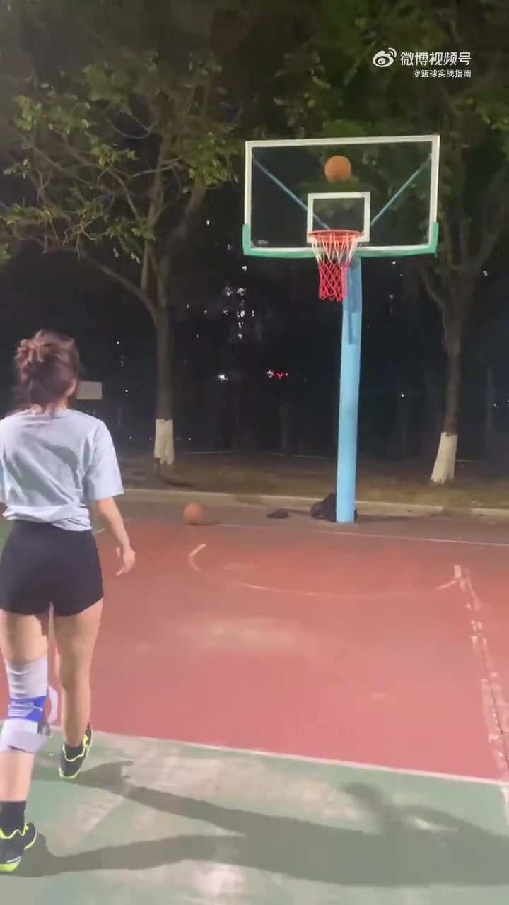 白月光級別的籃球女友