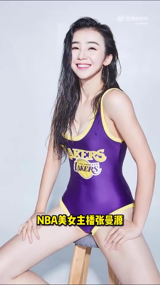 詹姆斯女球迷都這么漂亮的嗎？顏值高身材傲人