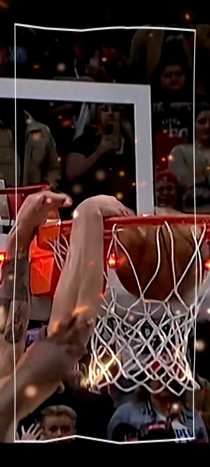 有球迷曬細節(jié)視頻不服NBA賽后公告：這一幀燈亮但手還碰球??！