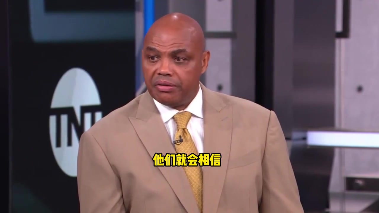 巴克利：約基奇在控制著這支球隊，之前很少看他暫停時情緒激動