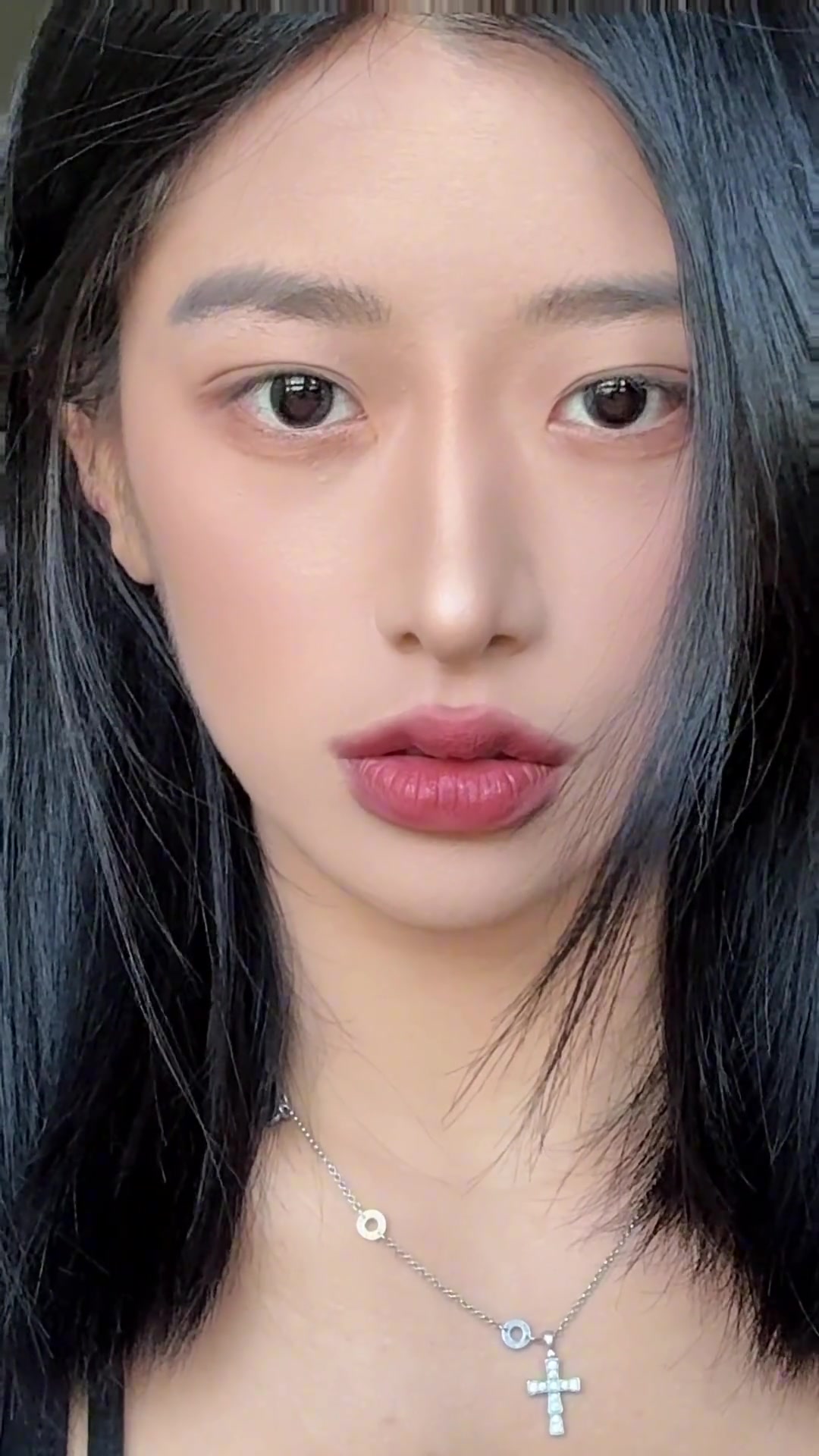 李添榮女友秀自拍：十分鐘妝容get