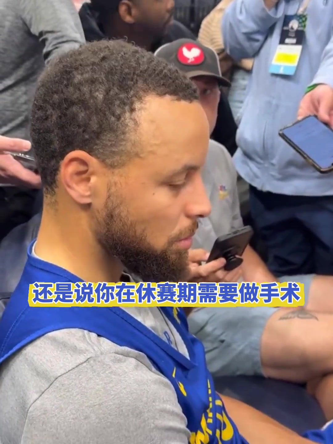 庫里采訪時(shí)曾表示：拇指被打到會(huì)很疼，而且不可能不被打到
