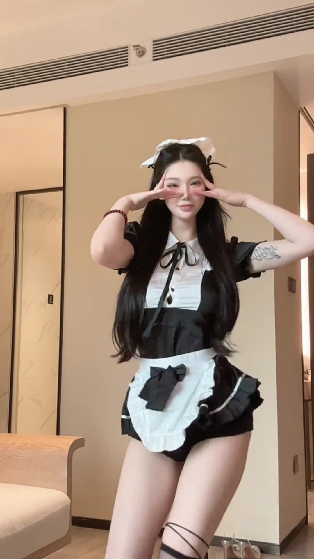 凱瑞圖前女友有這腿，還看什么臉蛋??！