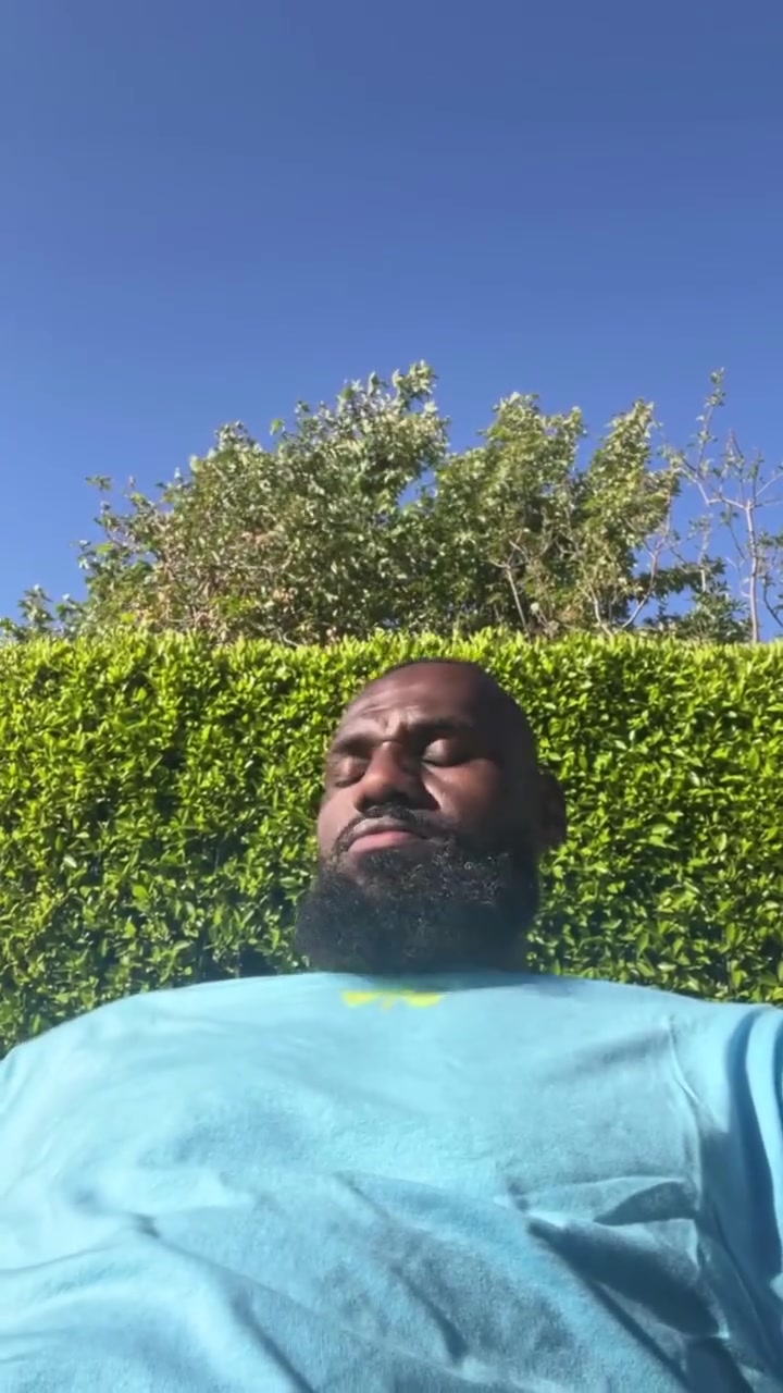 這位老同志快退休了就是愜意！40歲老頭休賽期的午后